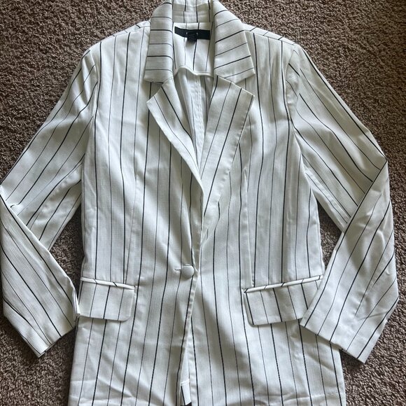 Forever 21 Jackets & Blazers - Forever 21 Black and White Pinstripe Blazer Size S